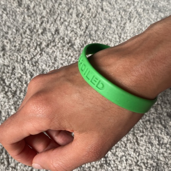 Green “Spoiled” silicone band - Picture 3 of 17